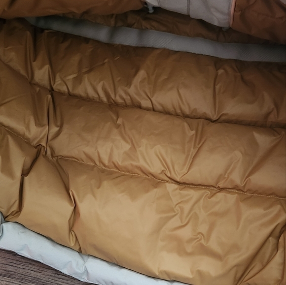 PRANA FAUX FUR LINED PUFFER VEST - Picture 4 of 14